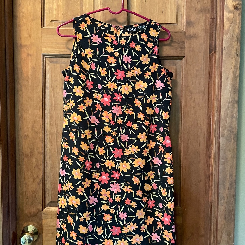New York and Co. Sheath dress size 6